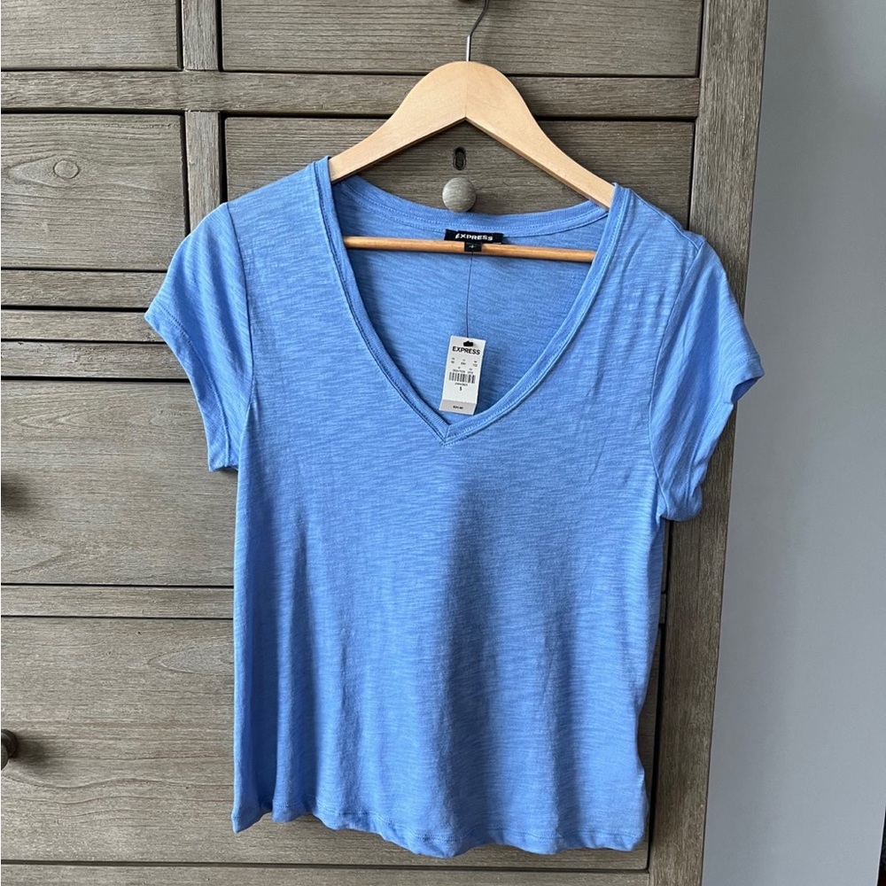 NWT! Light Blue Express V-Nick Tee. Excellent condition!